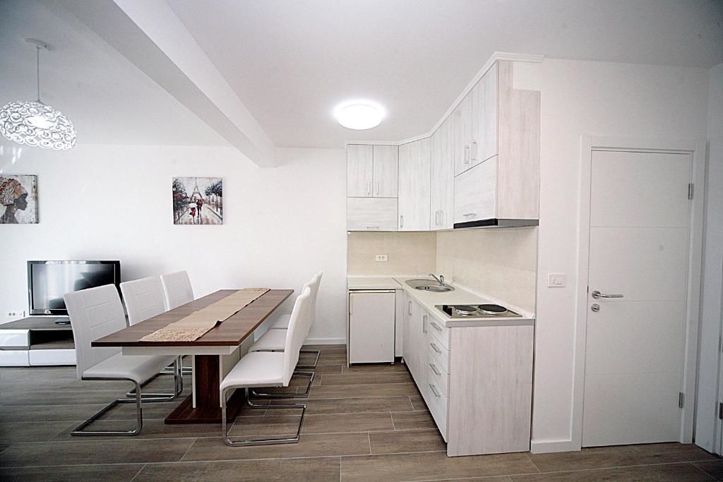 Апартаменты Sea Star Apartment Добра-Вода