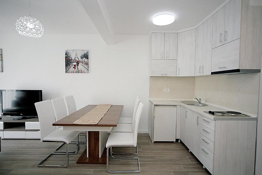 Апартаменты Sea Star Apartment Добра-Вода