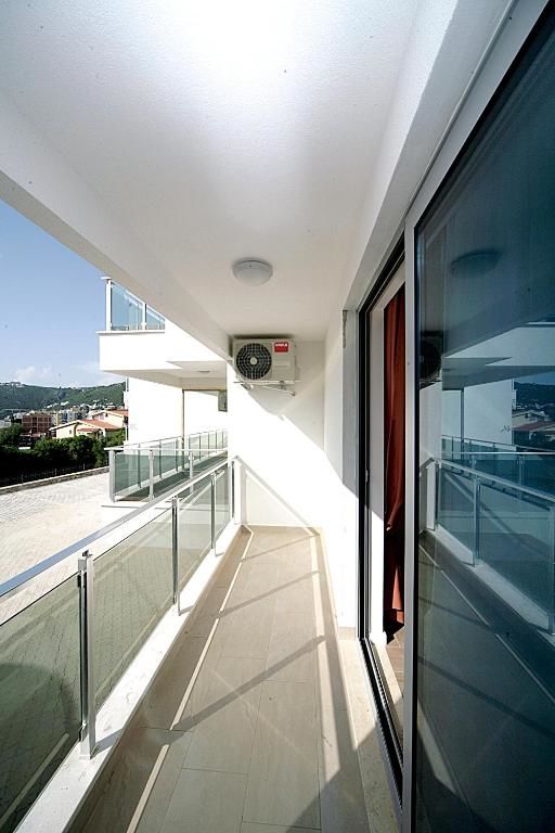 Апартаменты Sea Star Apartment Добра-Вода
