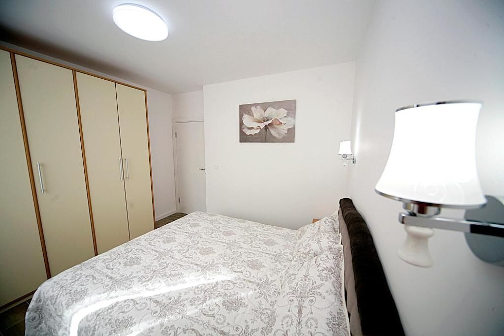 Апартаменты Sea Star Apartment Добра-Вода